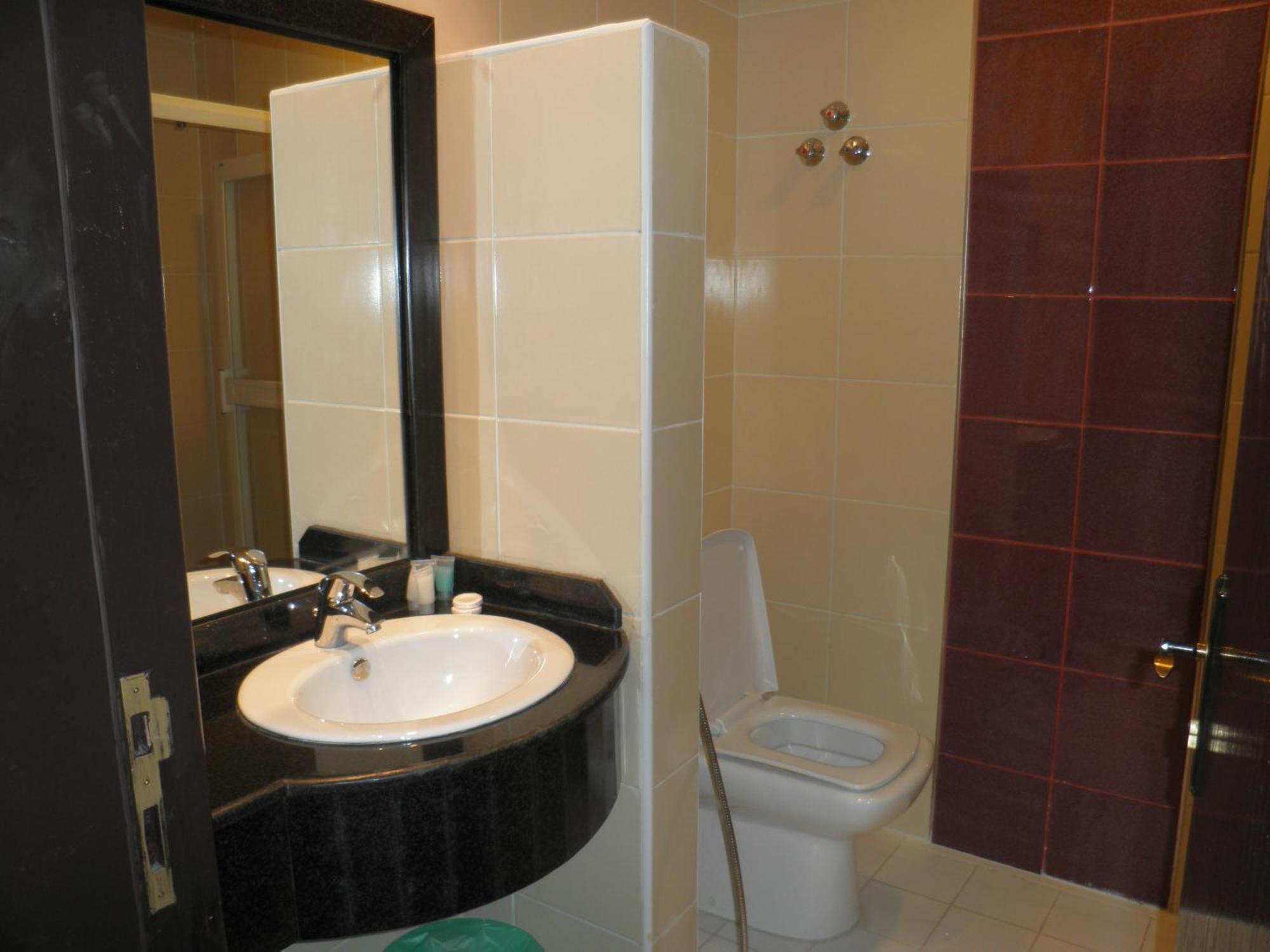 Marina Royal Hotel Suites Кувейт Екстериор снимка