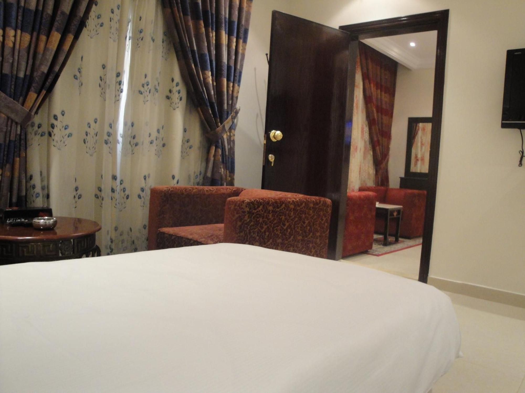Marina Royal Hotel Suites Кувейт Екстериор снимка