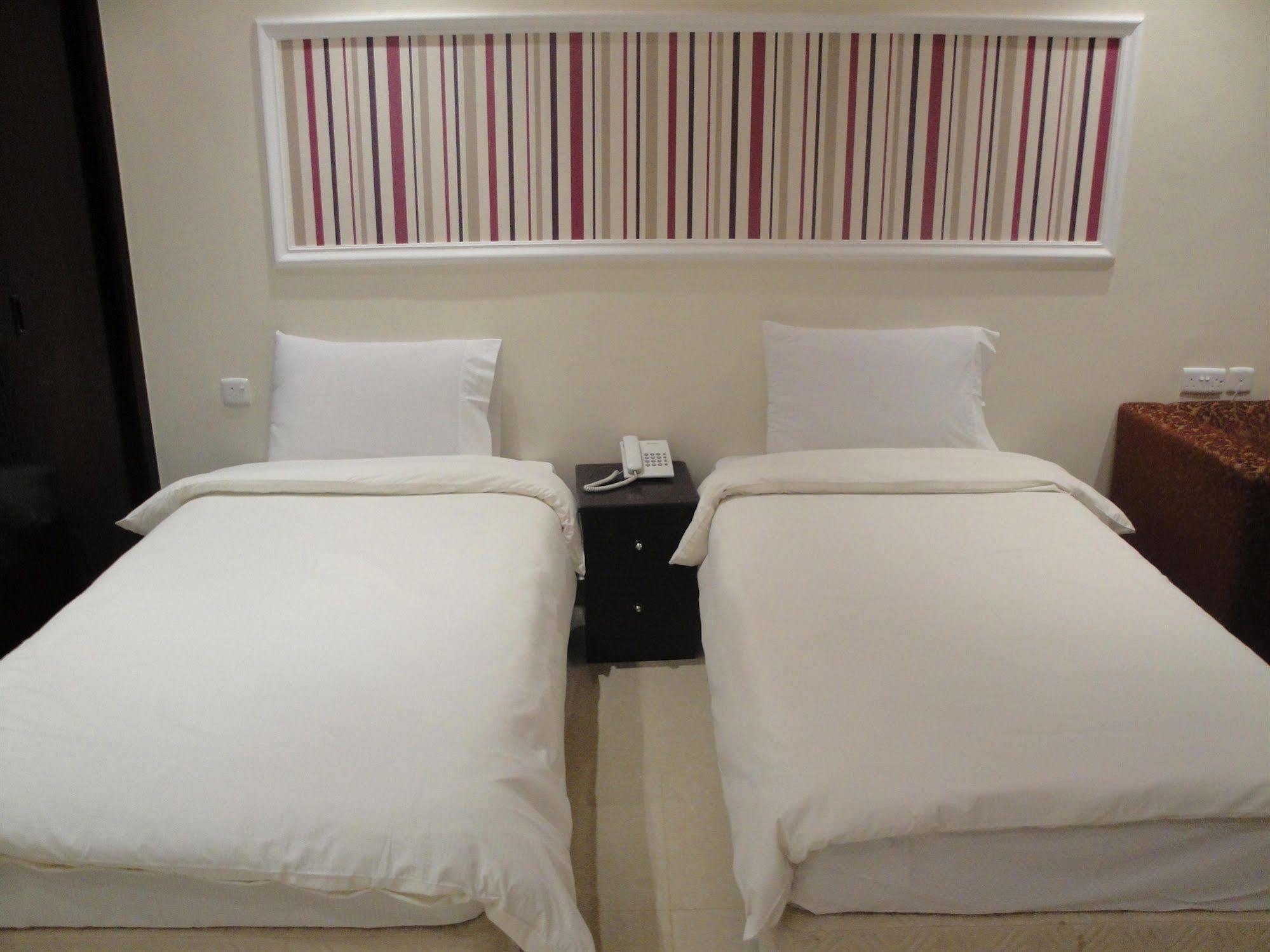 Marina Royal Hotel Suites Кувейт Екстериор снимка