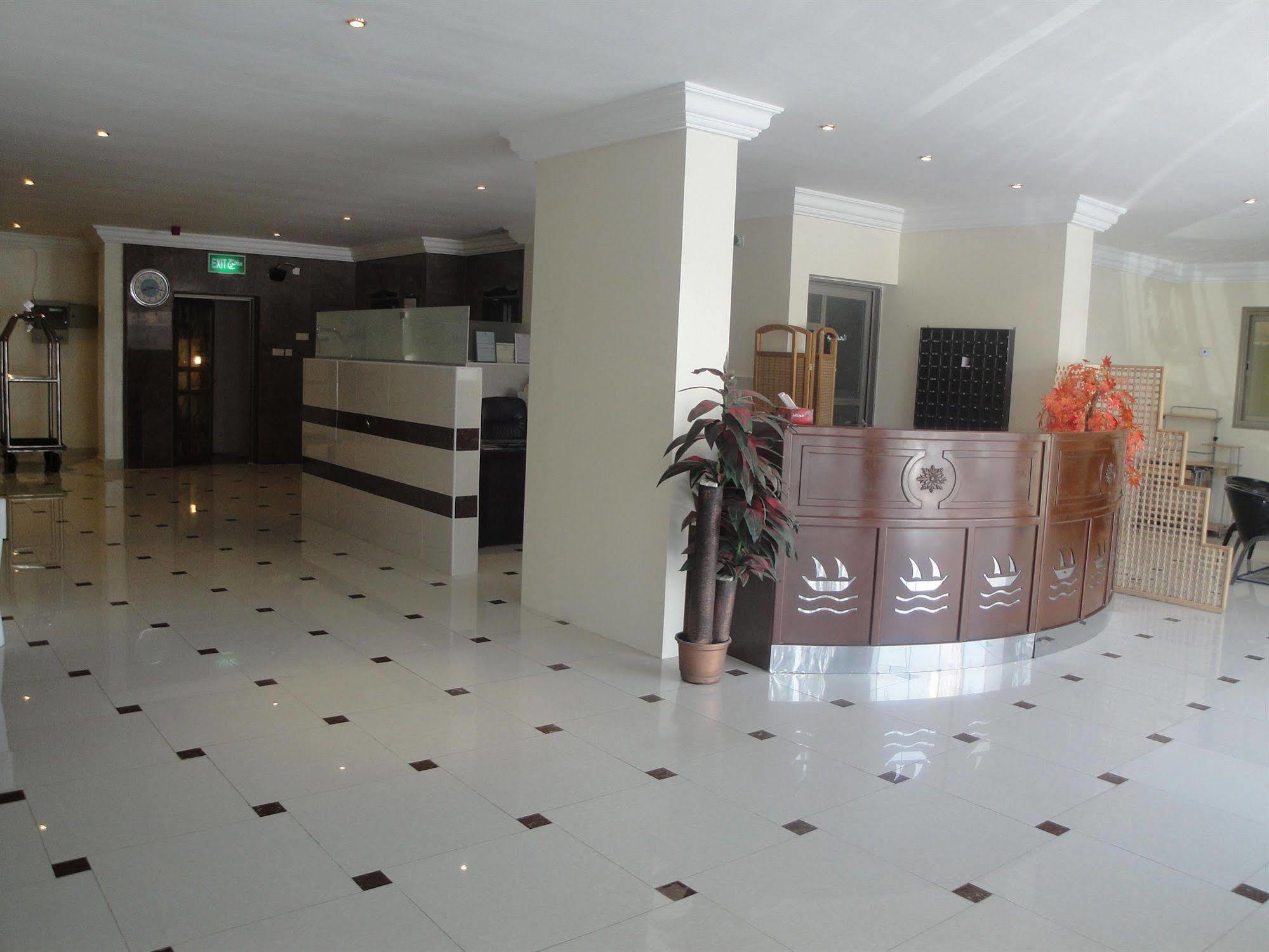 Marina Royal Hotel Suites Кувейт Екстериор снимка