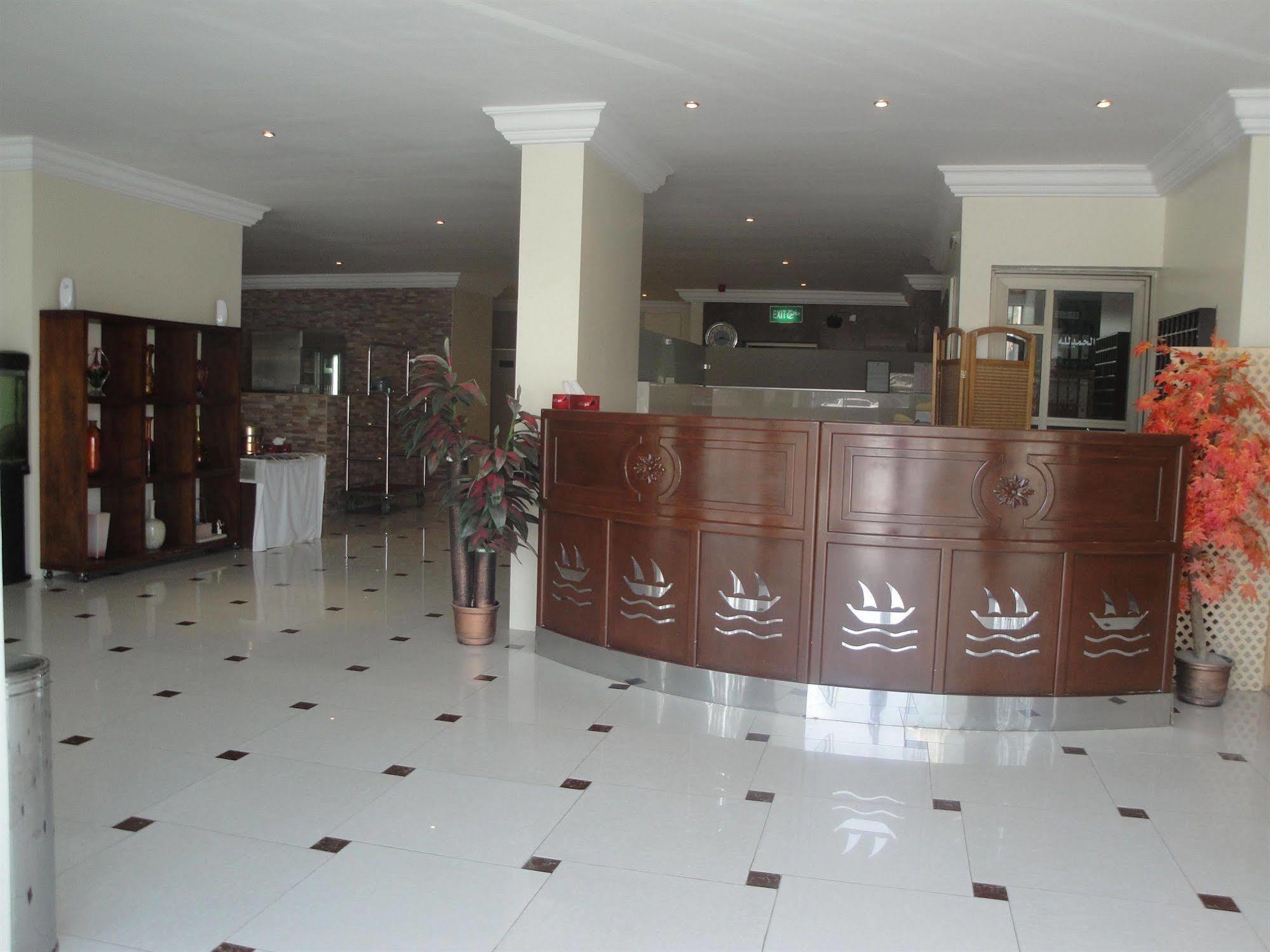 Marina Royal Hotel Suites Кувейт Екстериор снимка
