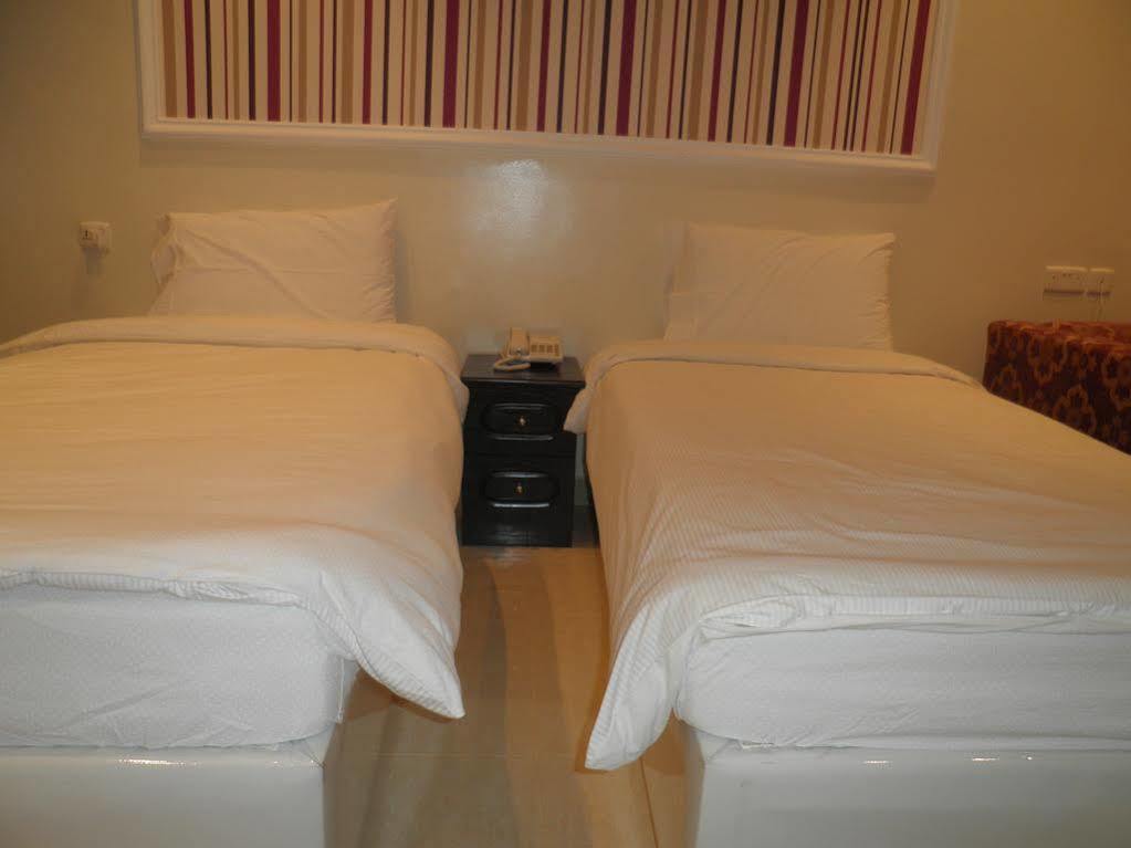 Marina Royal Hotel Suites Кувейт Екстериор снимка